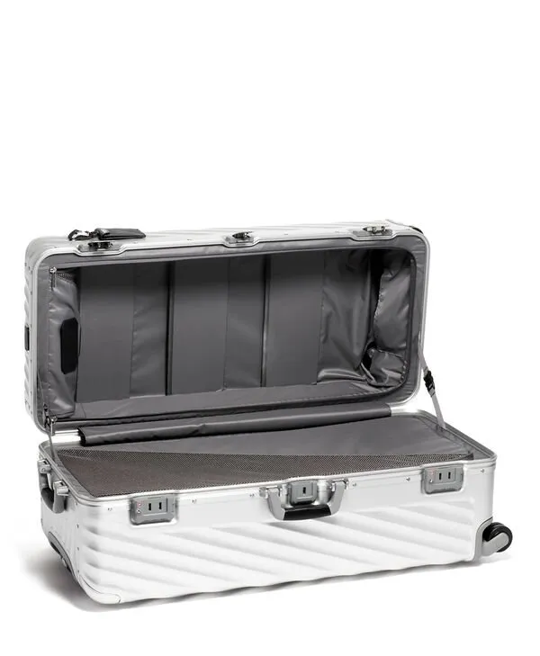 19 Degree Aluminium (87cm) Rolling Trunk 4 wheeled - Silver