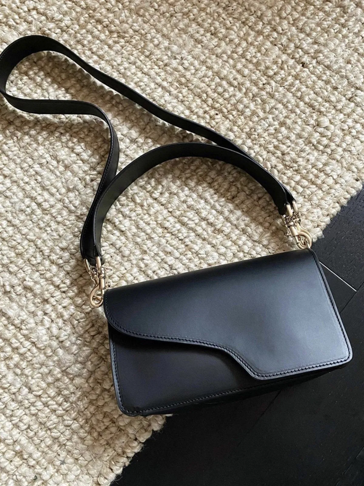 Assisi Black Crossbody Bag