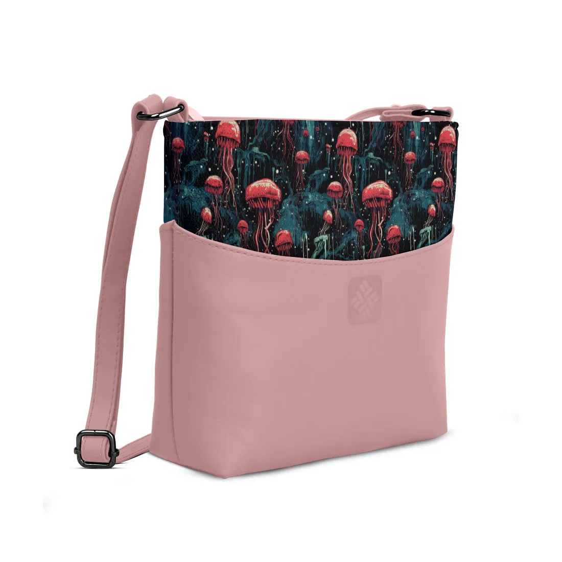 Chic Essentials Crossbody Midnight Jellyfish