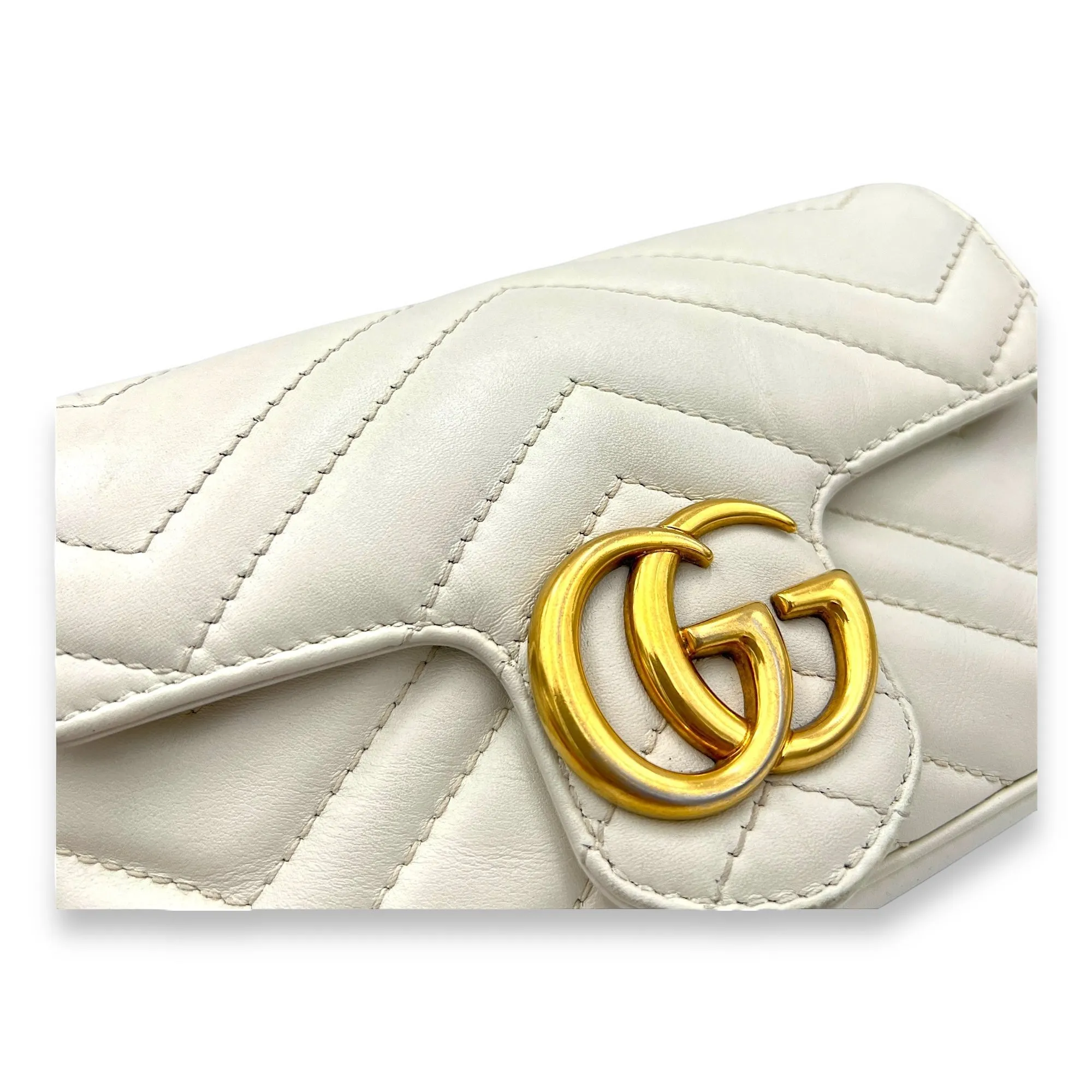 GG Marmont  White Crossbody Bag in Calfskin, Gold hardware